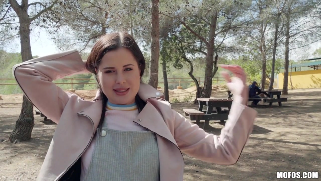 Cassie Right in Brunette Babe's Public Fuck - PublicPickups