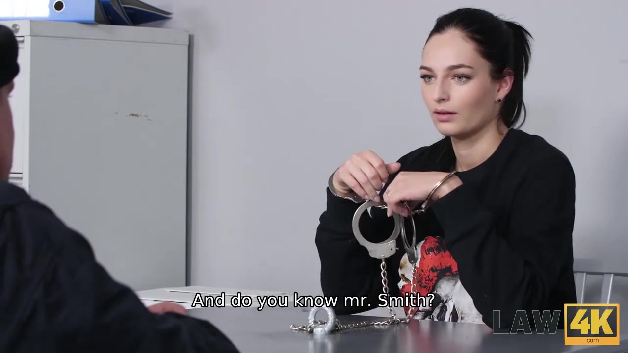 LAW4k. Nice girl cant steal a car but she can satisfy policemen