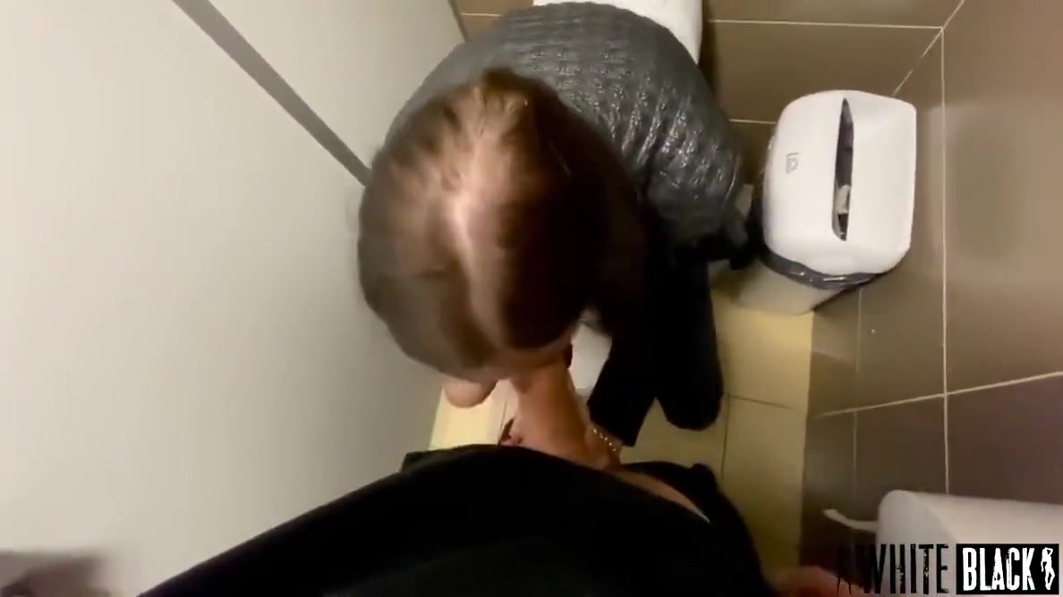 Stranger Made A Deep Blowjob For Money In A Cafe