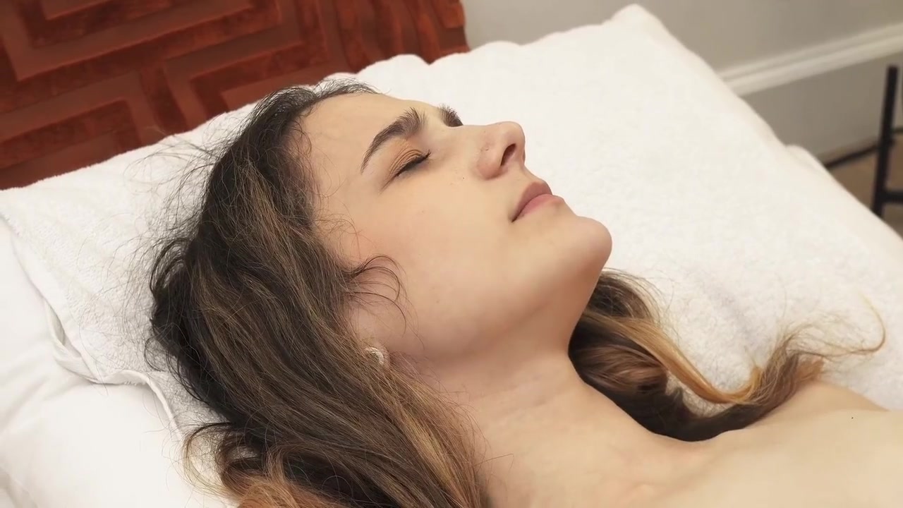 Saggy Tits Virgin Ally Enjoys Her Masseuses Dildo