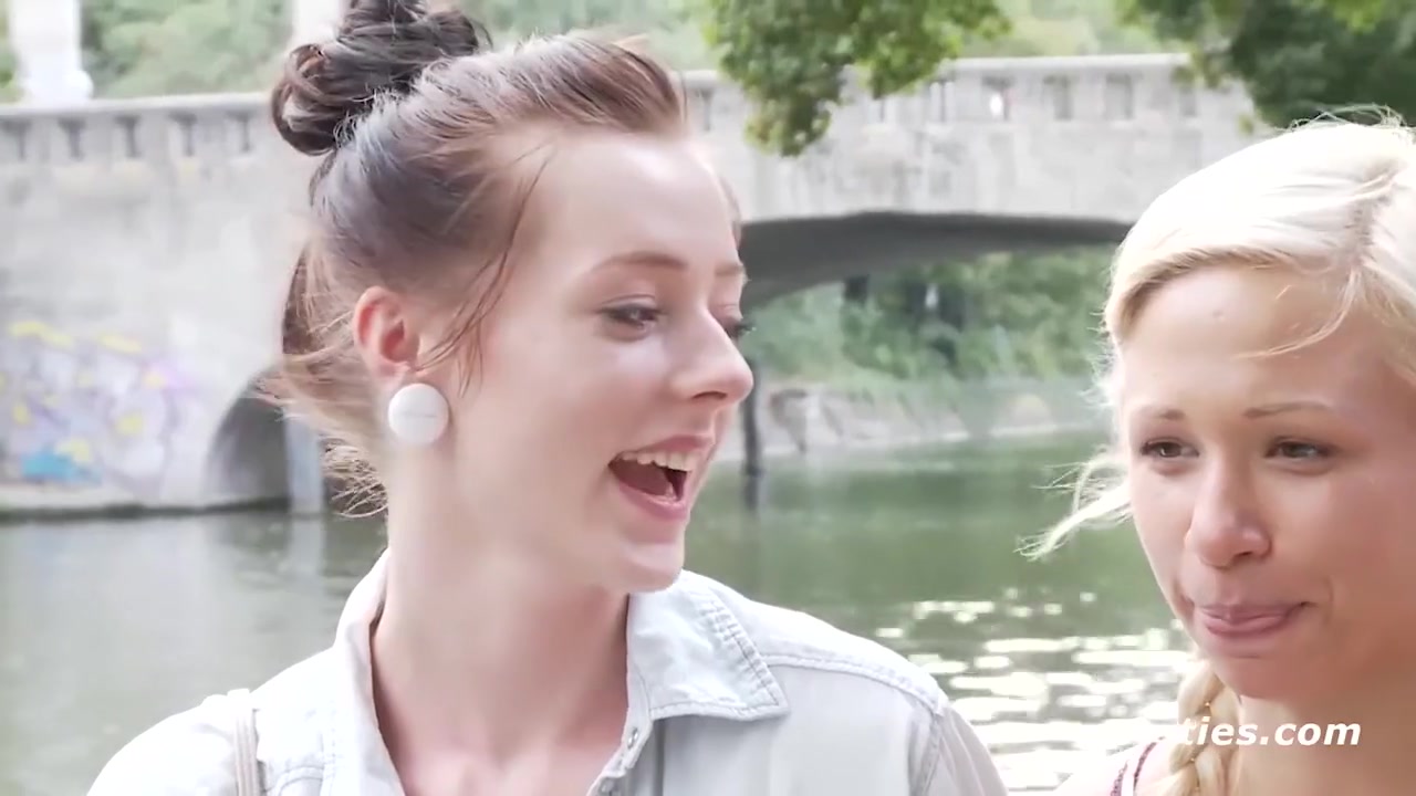Lesbian Fingering - Born In Berlin, She Fucks Her Friend From Hh