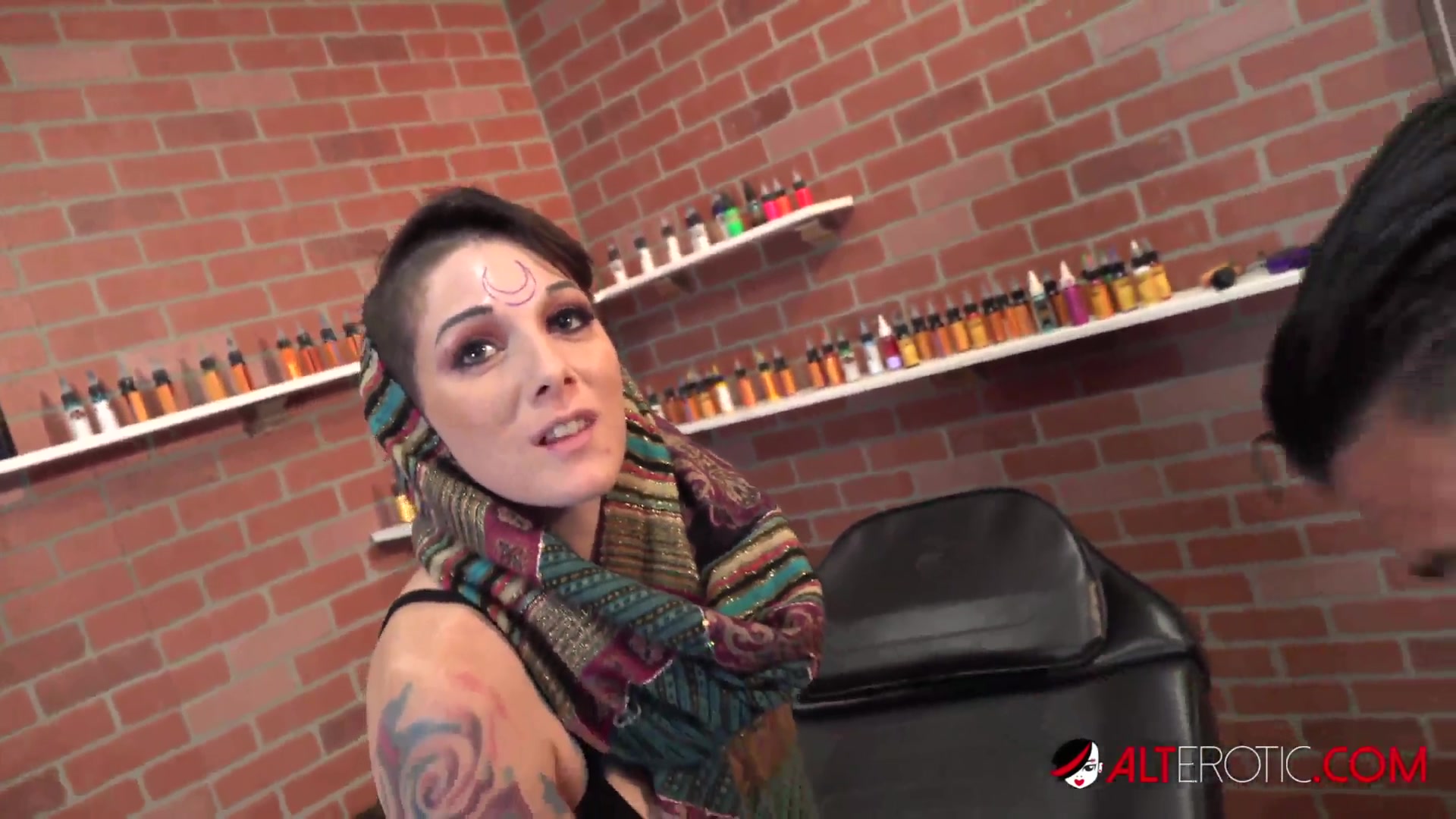 Sully Savage Gets Forehead Tattoo