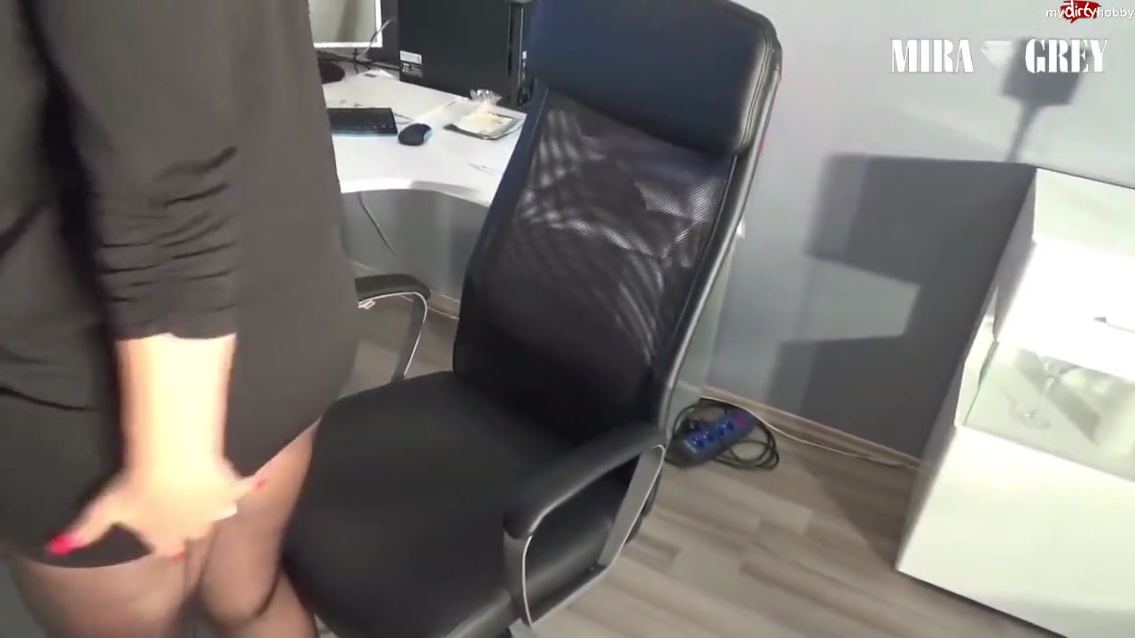 Mira Grey In Buro Bitch Bekommt Xxl Sperma Infusion