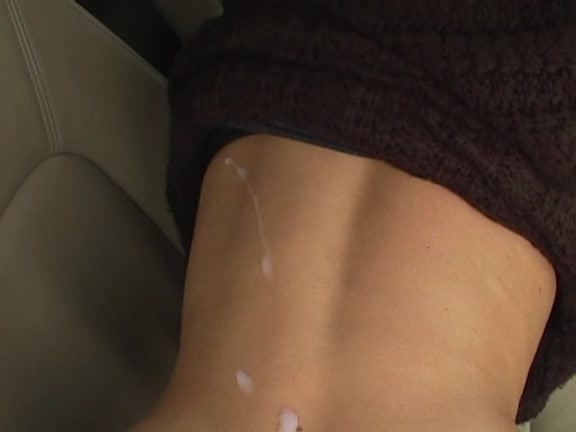 Hot dilettante girlfriend acquires jizz flow on back in the car