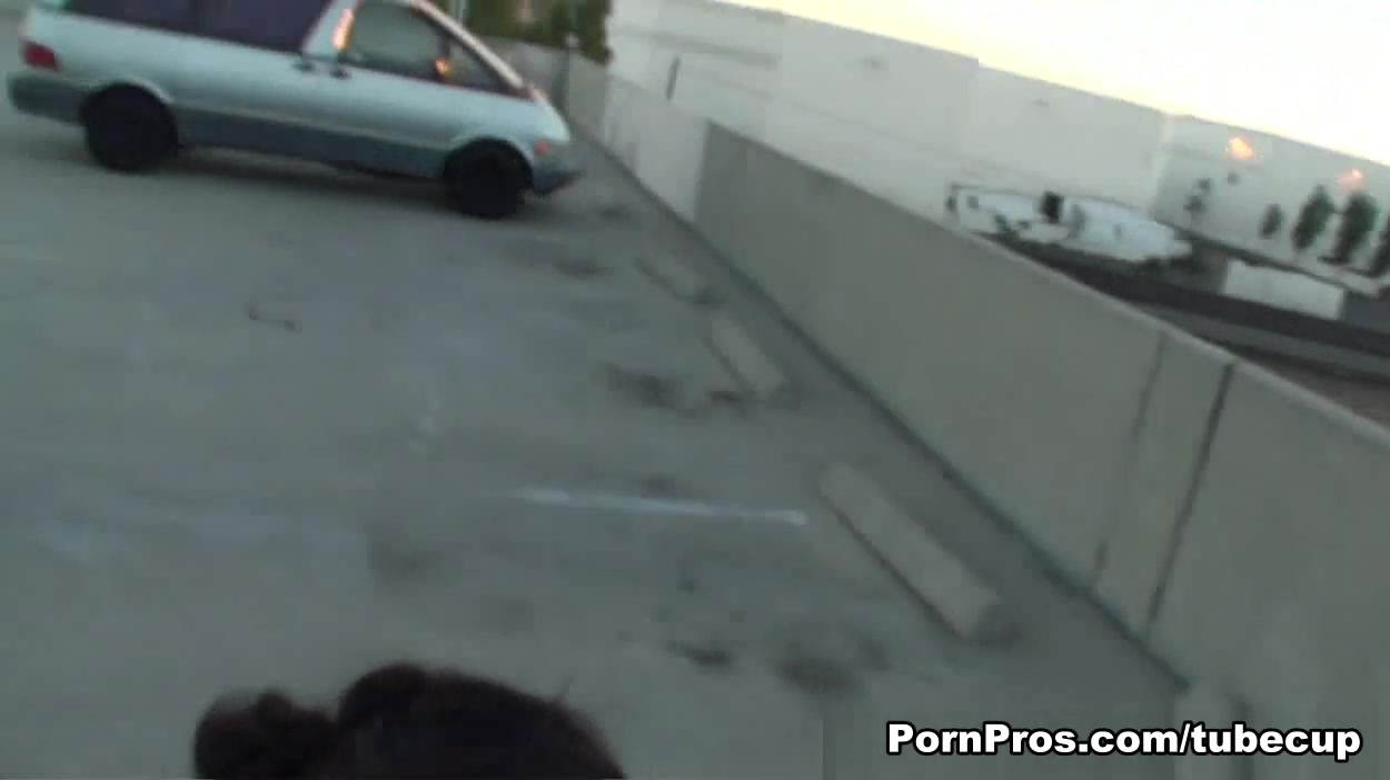 Parking Lot Blowjob - PornPros
