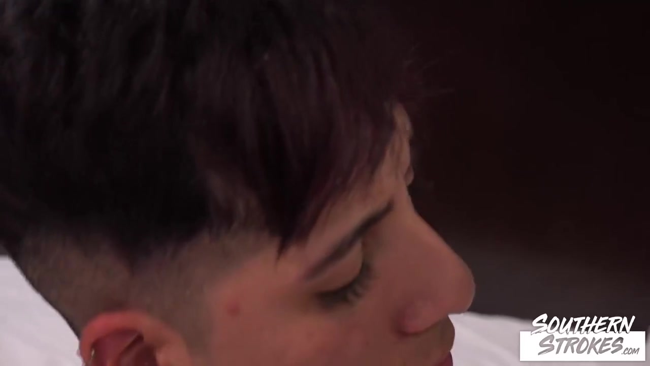 Glenn Hut - Cute Twink Massaged By Milo Dusek