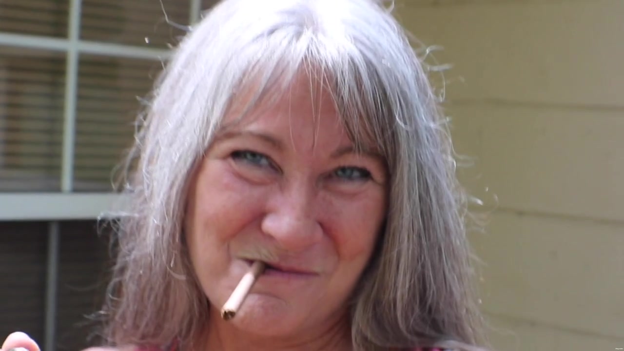 Leilani Smoking Confession - Milfonblack
