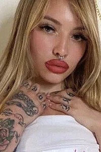 Watch Giulia Truce videos