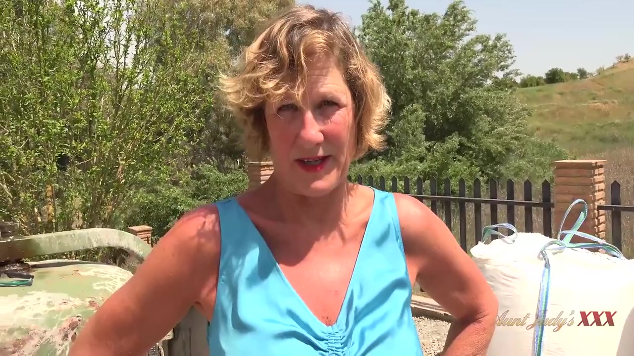 Posh Mature Cougar Mrs. Molly Has A Job For You pov With Molly Maracas