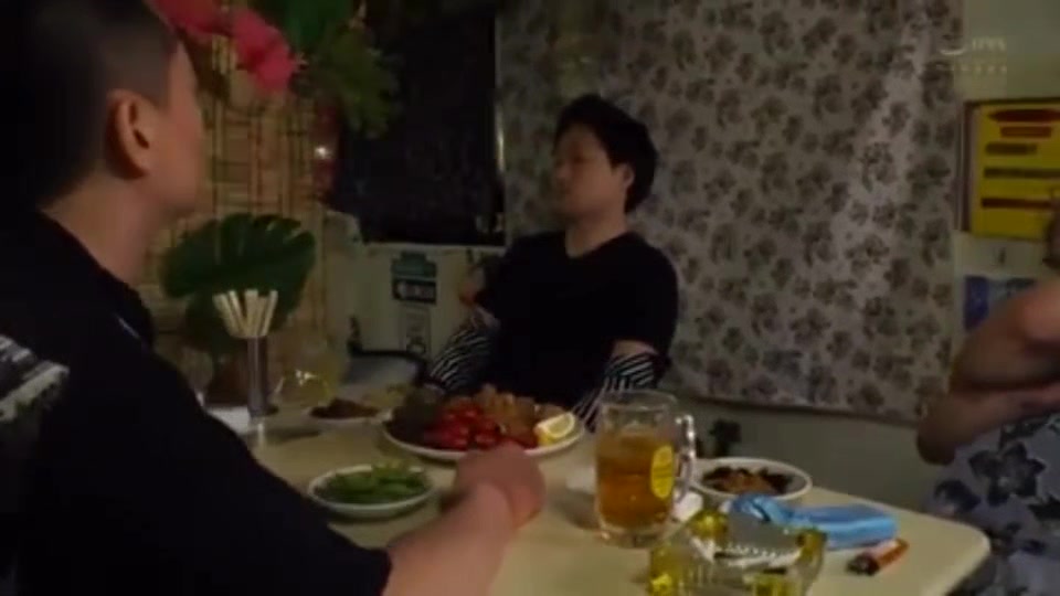 05589 Beautiful girl faints in agony