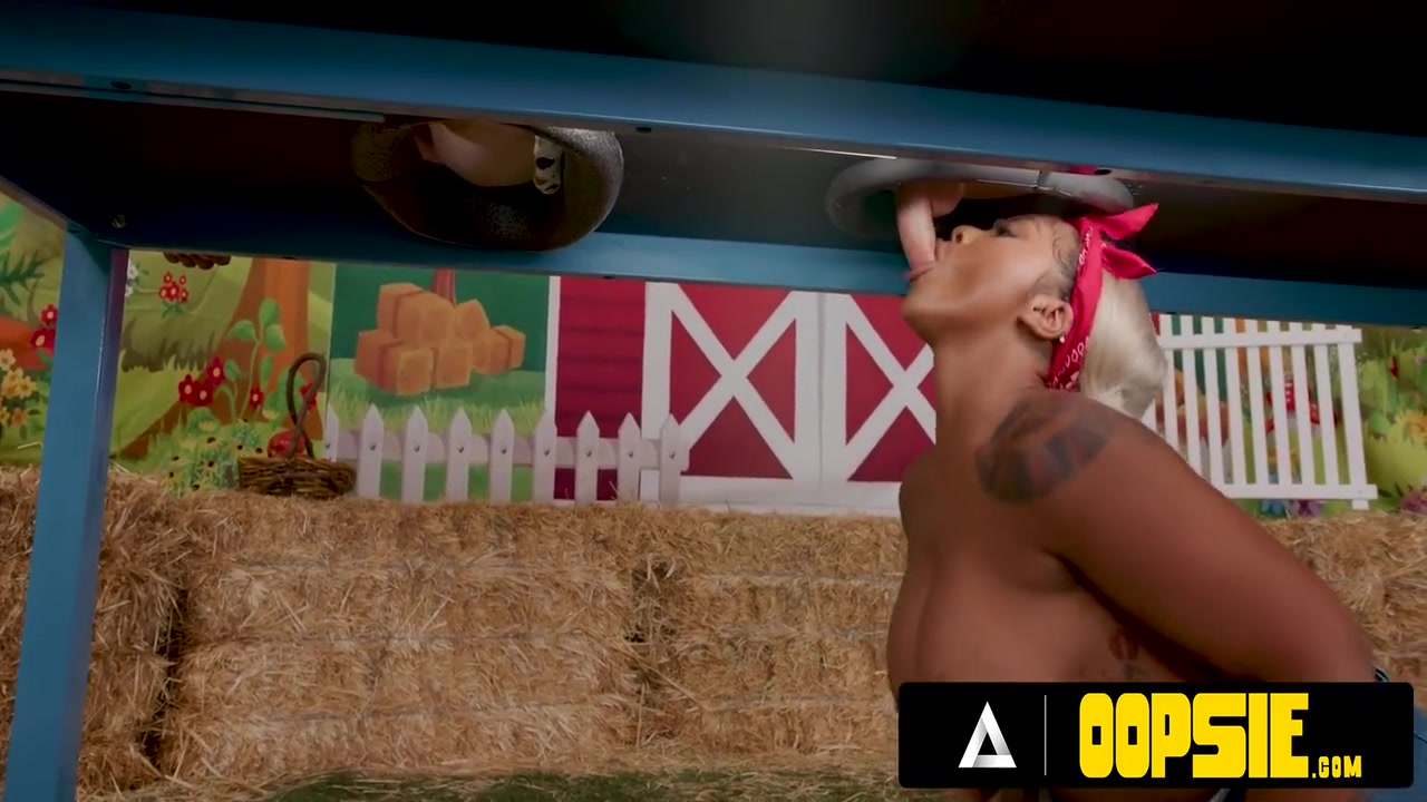 Hot Farmer Avery Janes Milks Trans Then Gets Hard Double-penetrated With Izzy Wilde And Eva Maxim