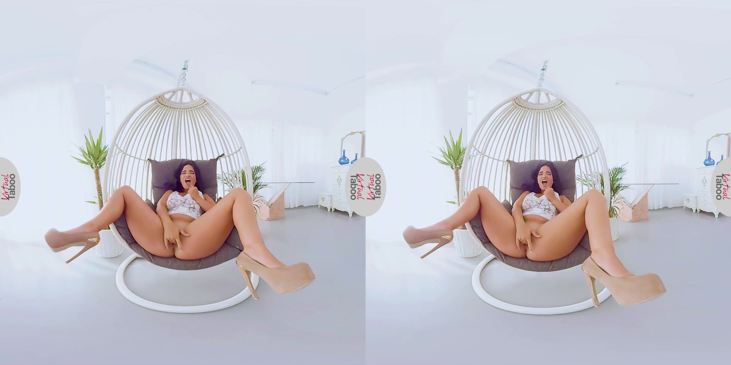 Claudia's Big Booty Call - VirtualTaboo