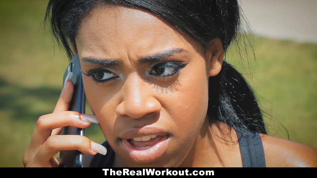TheRealWorkout- Ebony Babe Fucks Trainer After Workout