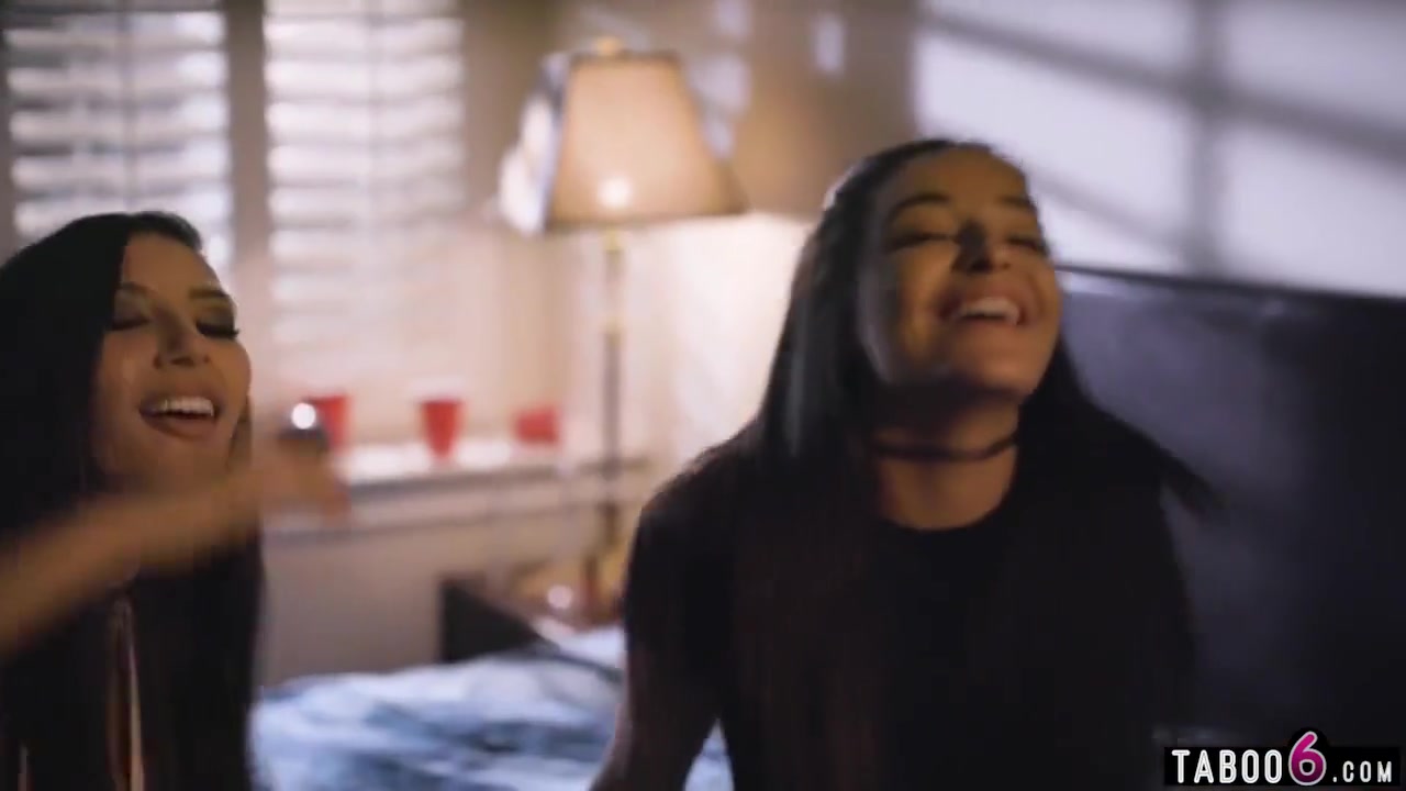 Late Night College Party Makes teens 18+ Have Lesbian Sex