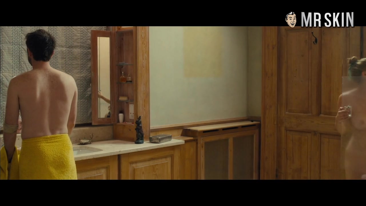 Become a Nut-buster to Naked Kristen Wiig - Mr.Skin