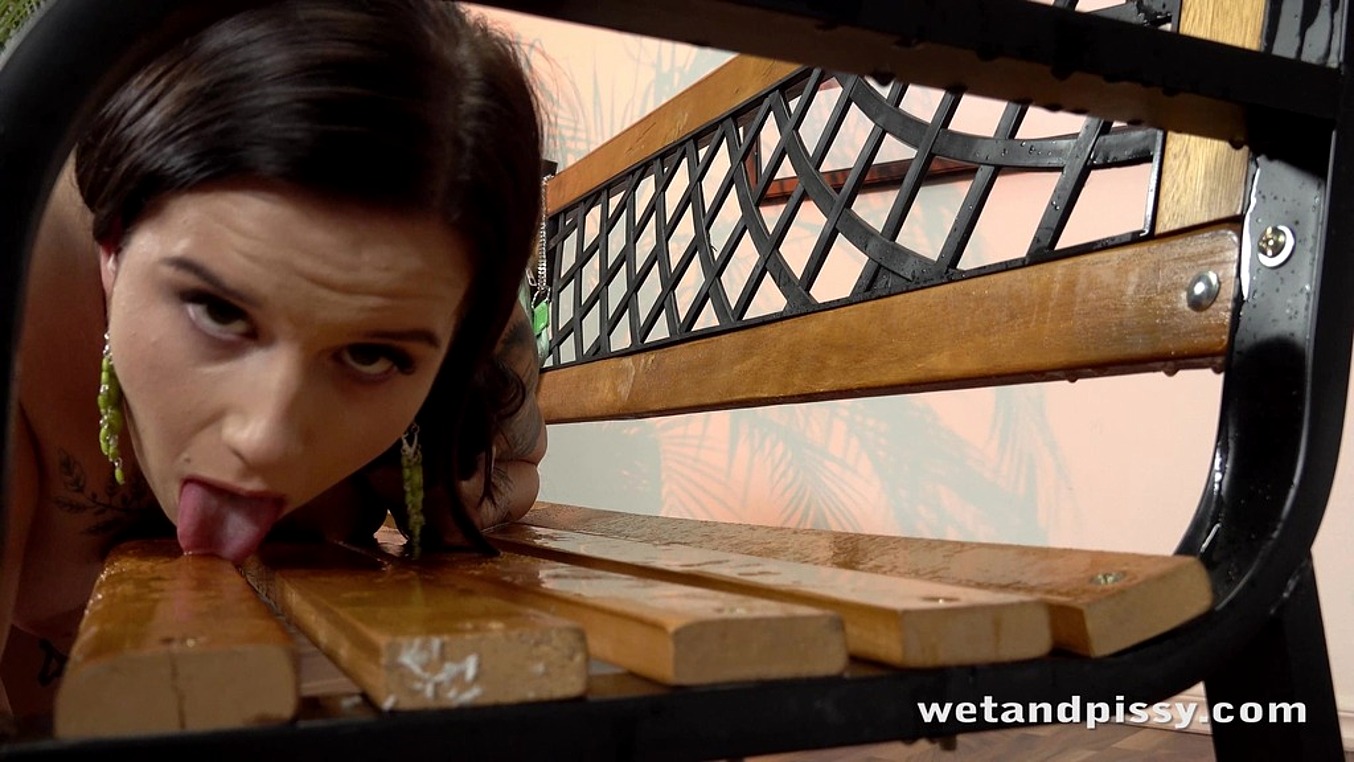 Wet And Pissy - Night On The Town - PissVids