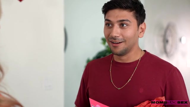 Stepmoms Valentines Day Wish - S21:E4 - Nubiles-Porn