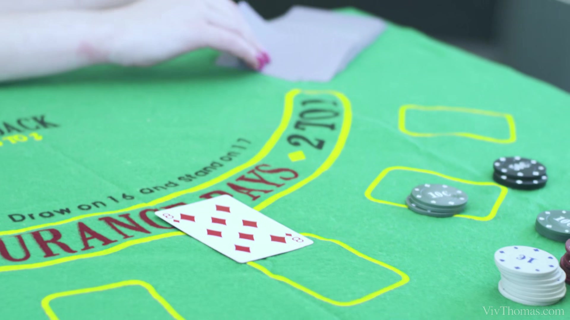 Gambling 1 - Bouillotte - Amber Nevada & Taylor Sands - VivThomas