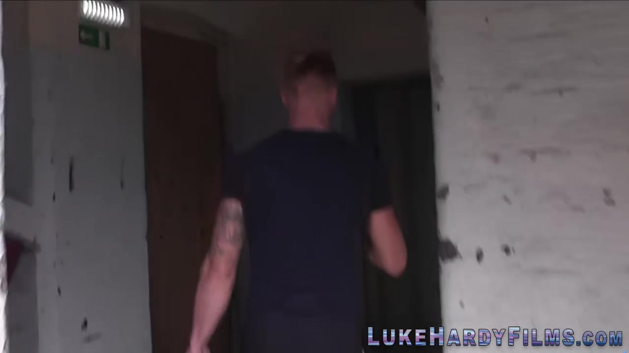 Pale brit giving head and riding