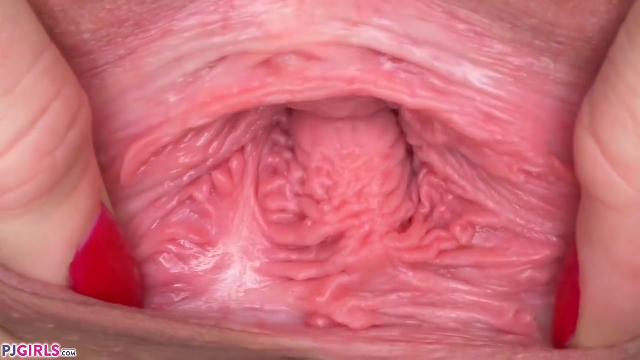Beauty Blonde Spreading Her Cunt
