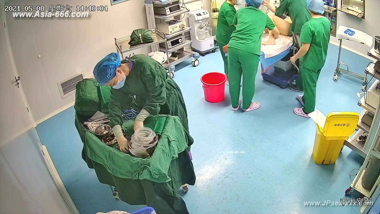Peeping Hospital patient.7