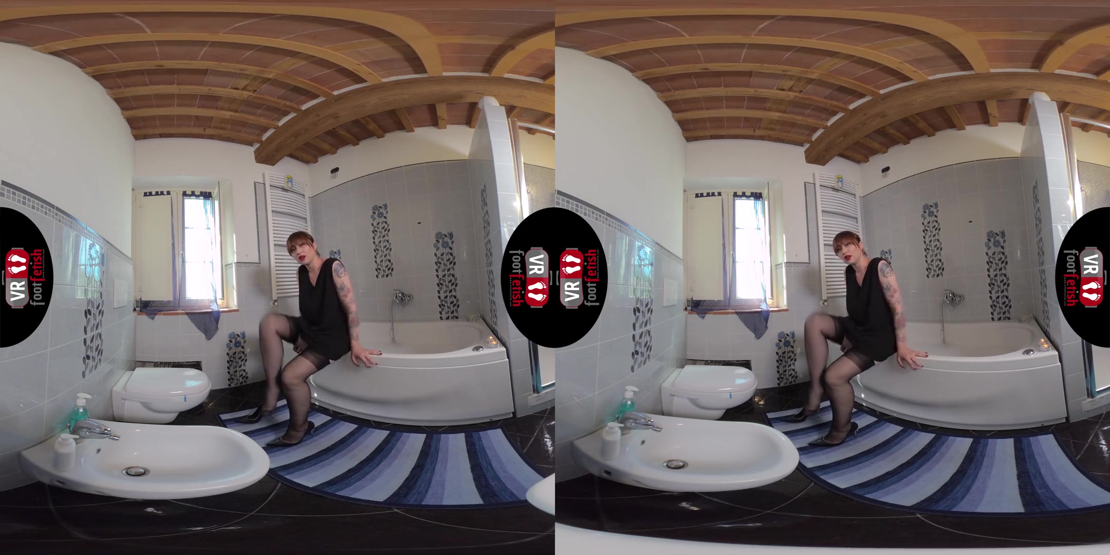 Jaw-Droppingly Sexy Ammalia Takes A Warm Bath; Redhead in the Bath Leg Fetish VR
