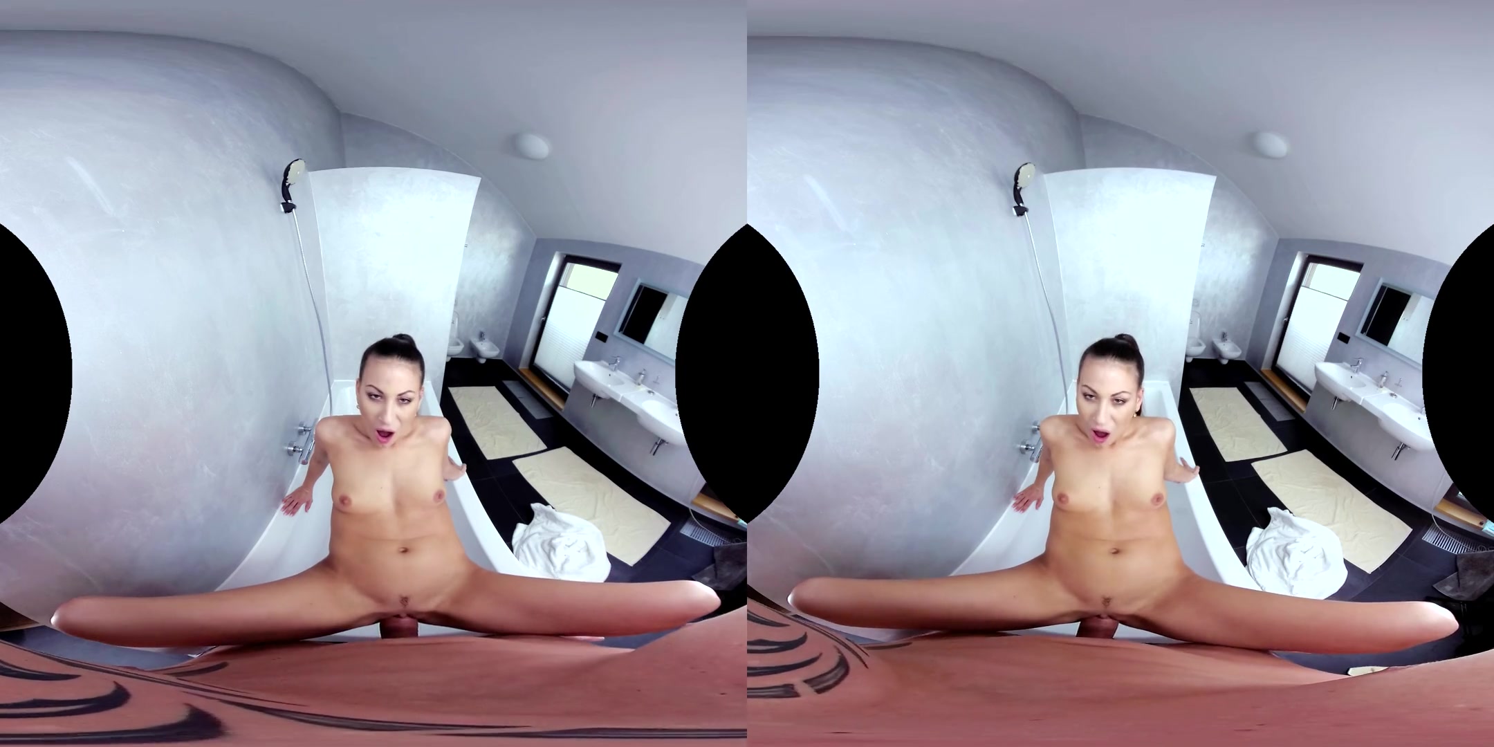 Ander Ways in Piss In Her Mouth - CzechVRFetish