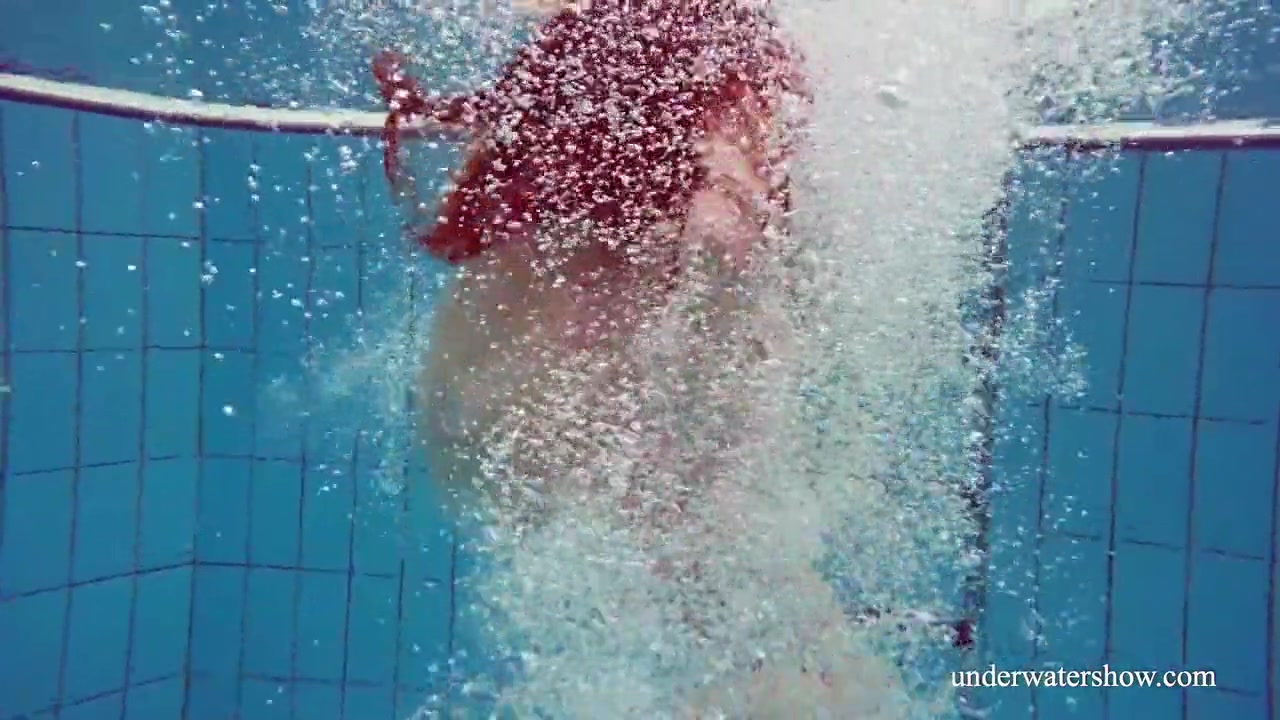 Cute Hairy Pussy In The Swimming Pool