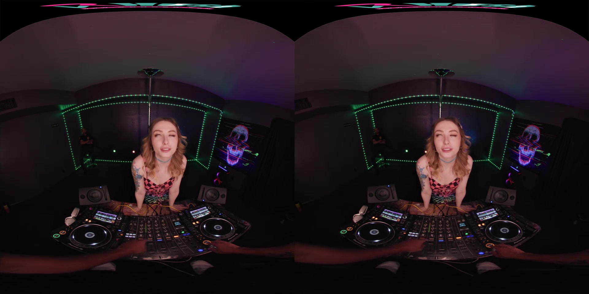 Ailee Anne & Oliver Davis - VRHush