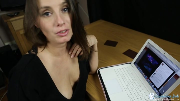 Laula in Cleavage Assignment - DownblouseJerk