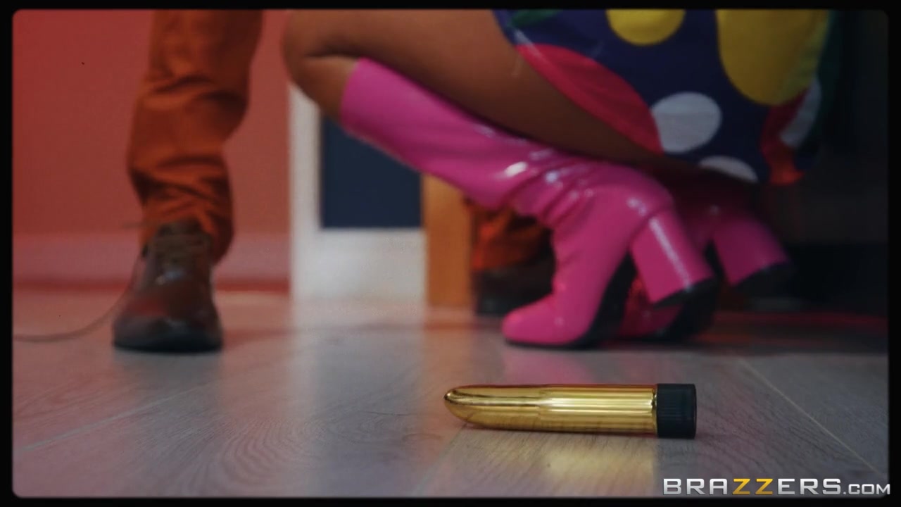 Kiki Minaj & Danny D in Fucking For Free Love - BRAZZERS