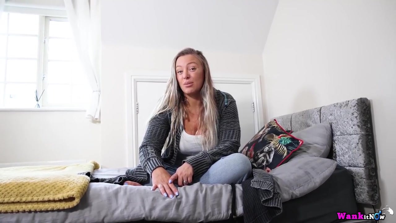 Teammate Seduction On A Boring Trip Leads To Wanking Fun