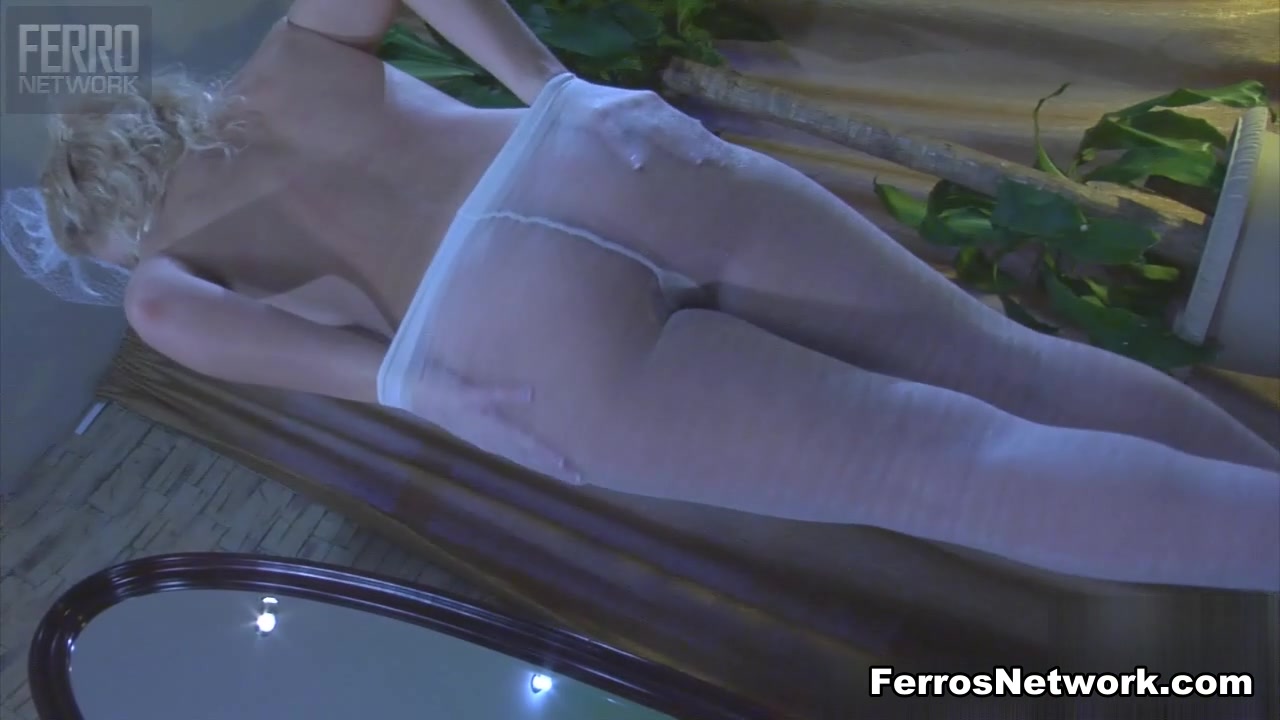 EPantyhoseLand Movie: Gertrude