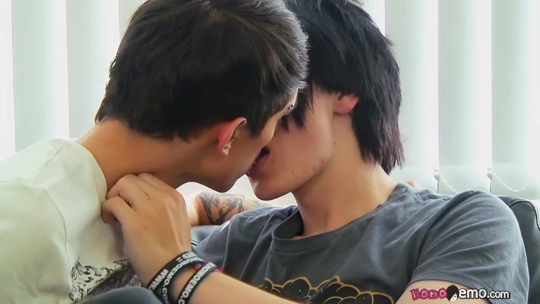 Real Emo Boyfriends Fuck On Camera! - Alex Horler & Tantrum Desire