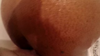 Rena Kingston - Steamy shower quickie