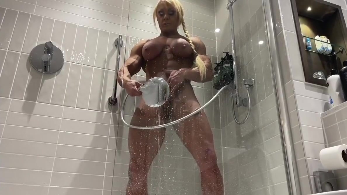 Shower Clit