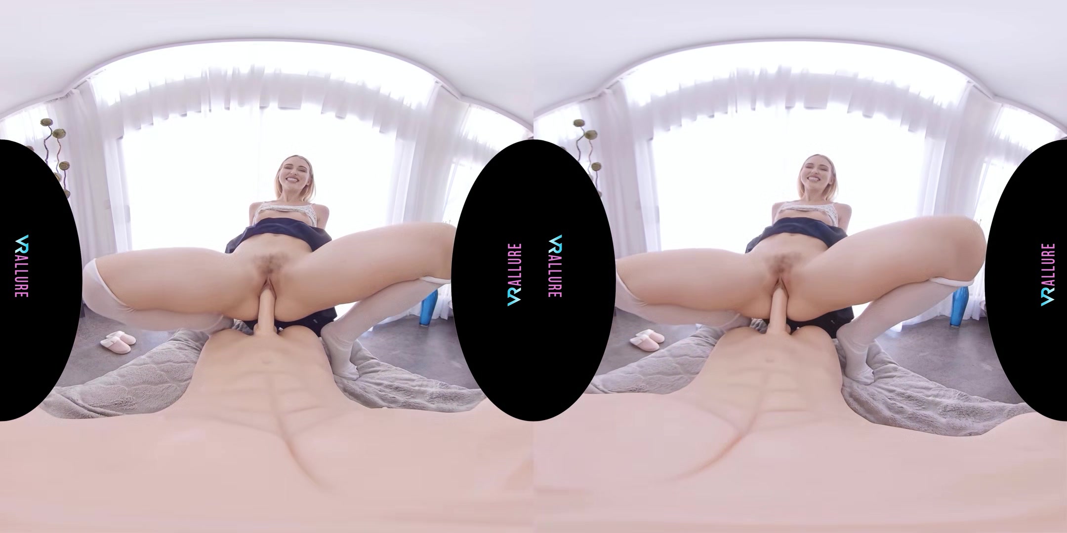 VRALLURE Chloe Can Pop Your Cherry!