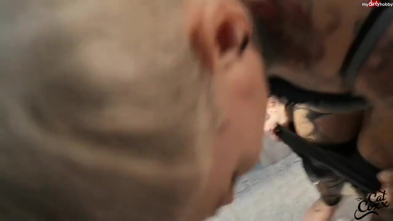 Cat Coxx - Latex-silvester-bitch Vor Dem Jahreswechsel Weggefickt