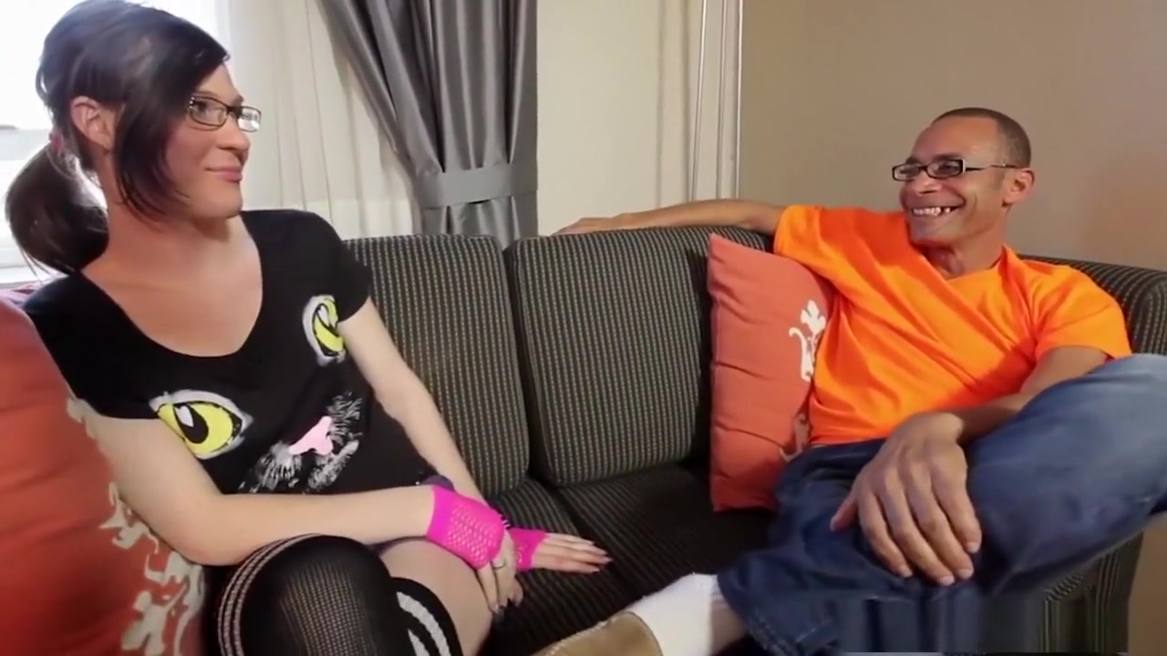 Kinky natural spex tranny rides big cock