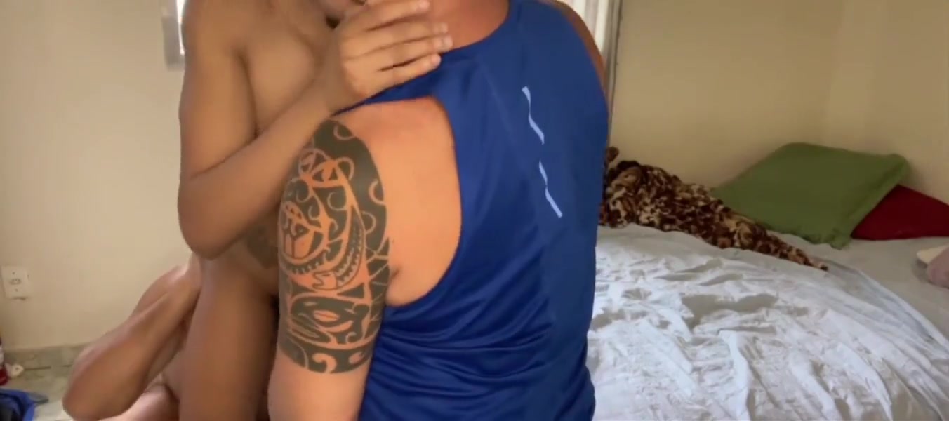 Socyal Sem Camisa In 3 Gays Fazendo Orgia Entre Quatro Paredes, Esses Rapazes Sao Safados Demais, Eles Adoram Dar O Cu E Tambem Gostam De Socar A Rola. - Full Sheer 11 Min