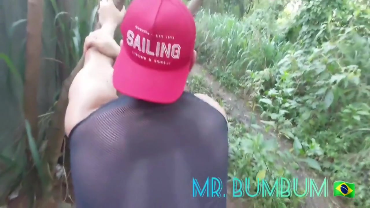 Durante Uma Cacada Na Mata Me Deparei Com Dois Novinhos Um Deles Estava Fumando Um Baseado. Video Completo Com Direito A Duas Gozadas Disponivel No Red E Subscricao. 6 Min - Gay Porn
