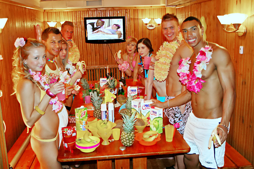 Awesome college fuck party in Hawaiian style