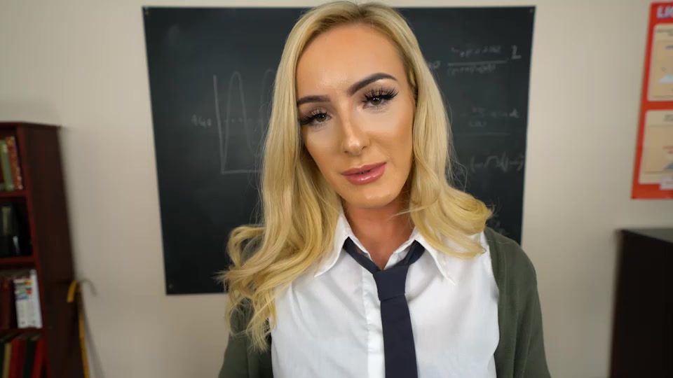 Naomi - Why Don't You Have A Better Look? - Sexy Videos - WankitNow
