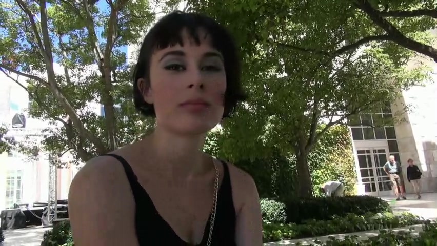 ATKGirlfriends video: Coco is joining you at the art museum on an afternoon date.