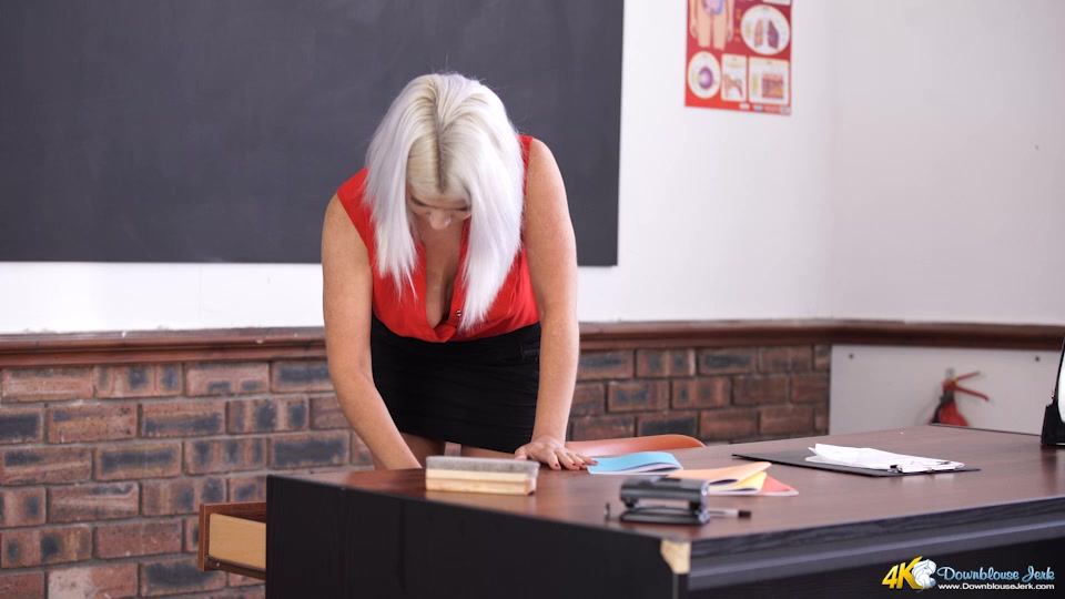 Lu Elissa in Downblouse Education - DownblouseJerk