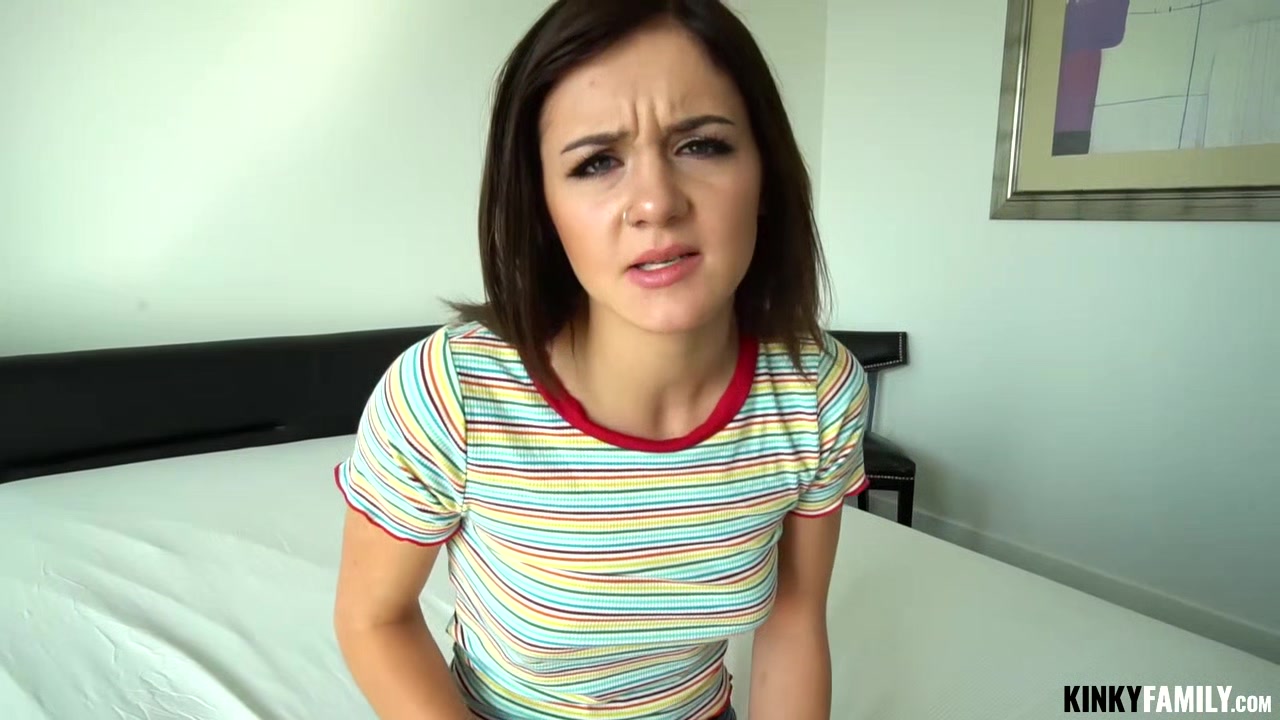 Kinky Family - Cash got me fucking my stepsis