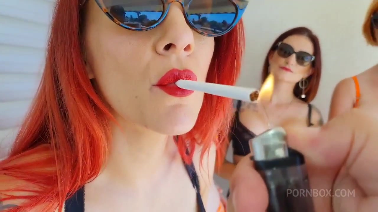 Pissing In Public Random CockSucking 4 Girl Slut Vacation - PissVids