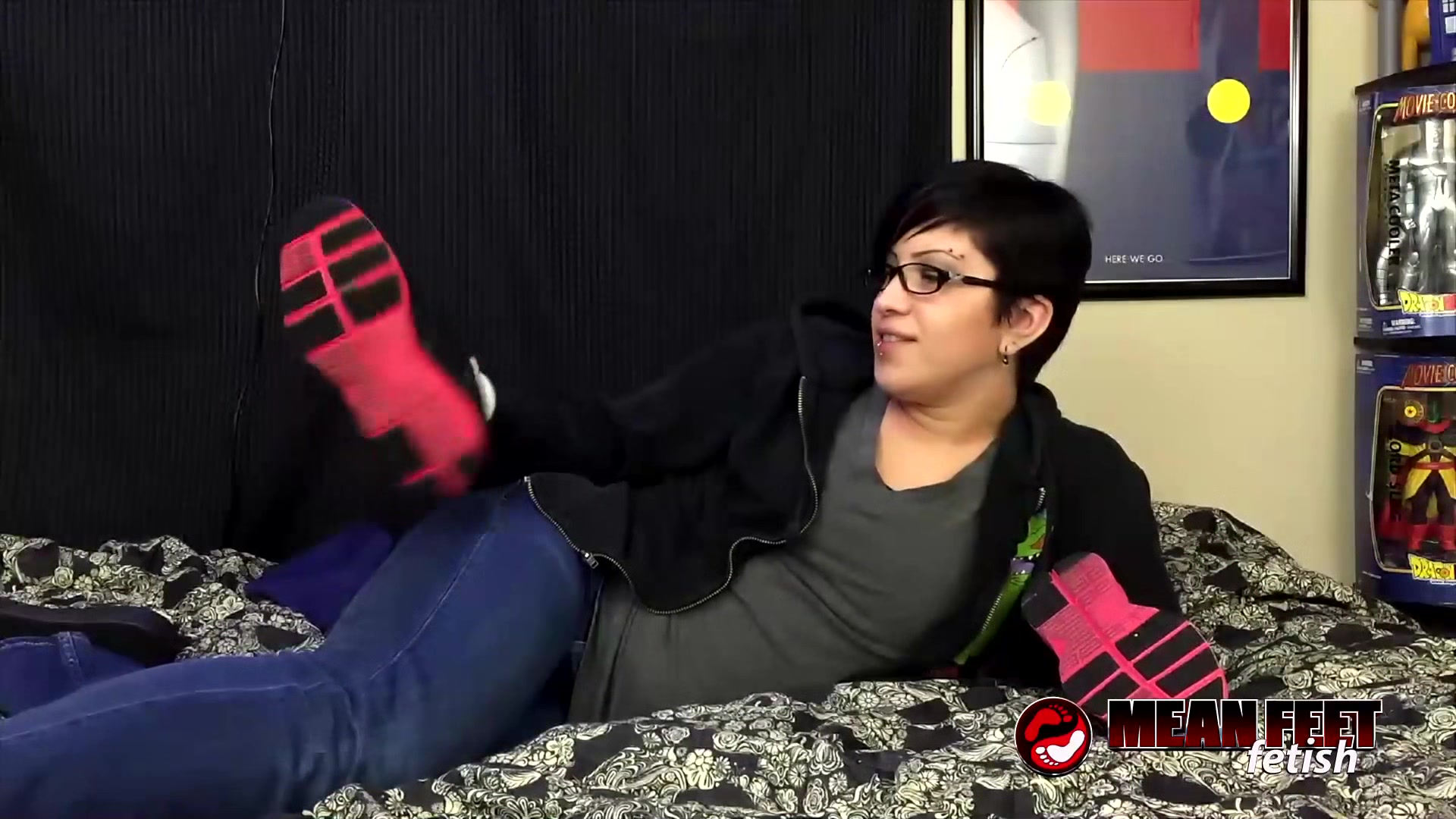 Nerdy Cassandra Cain Wants To Show Her New Looks