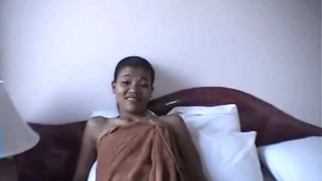 Thailandese doxy handling my dong like an expert