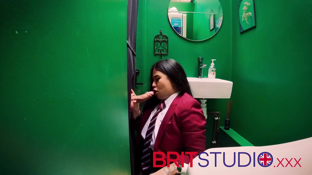 Sucks Dick At The Gloryhole